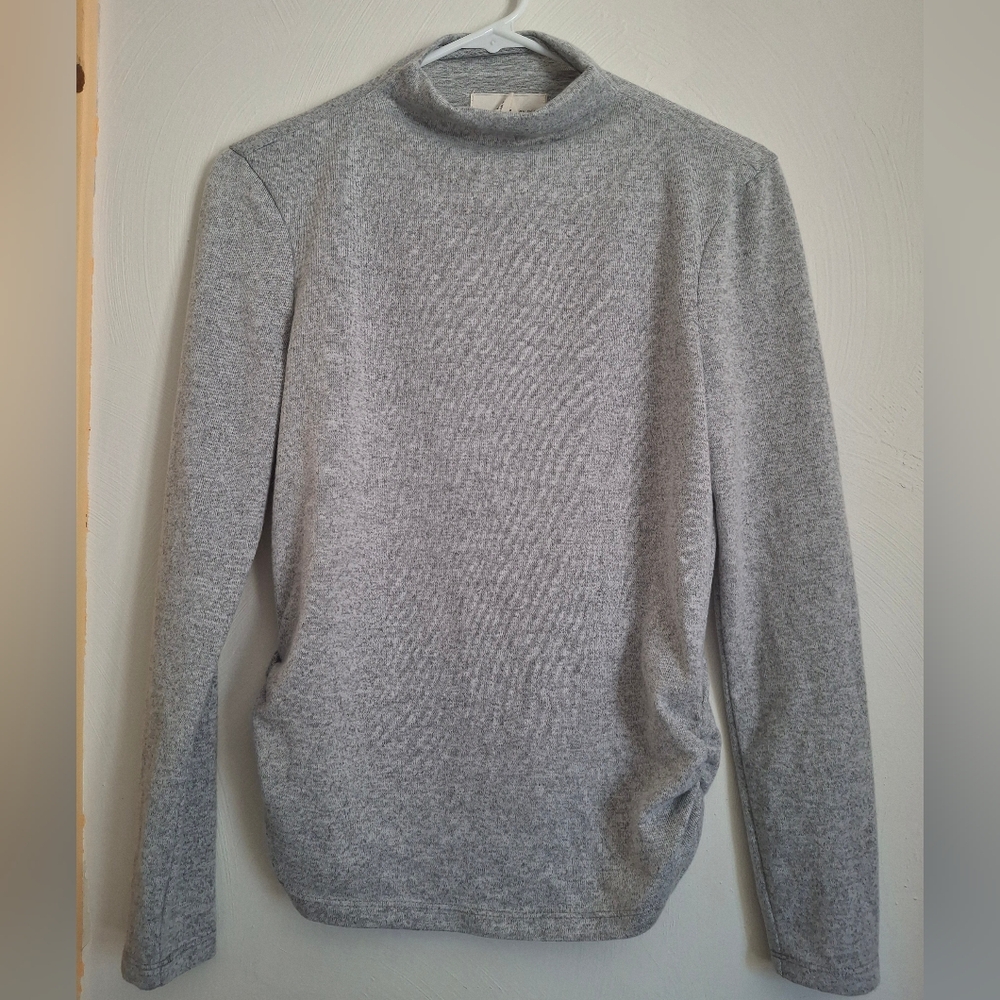 NWOT Women's Gray Sweater